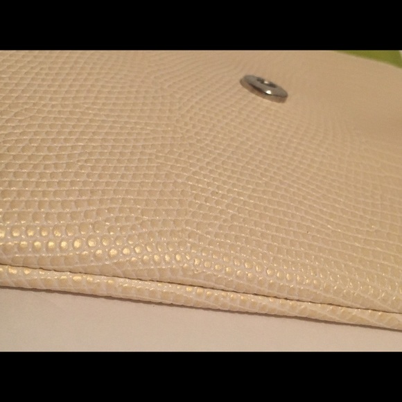 March 2021 
Ipsy glam bag
New 
Never Used - Picture 2 of 7